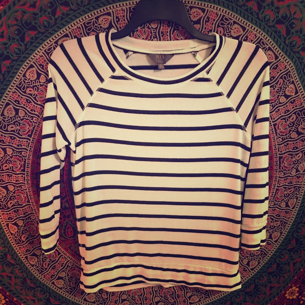 3/4 sleeve black and white sweater